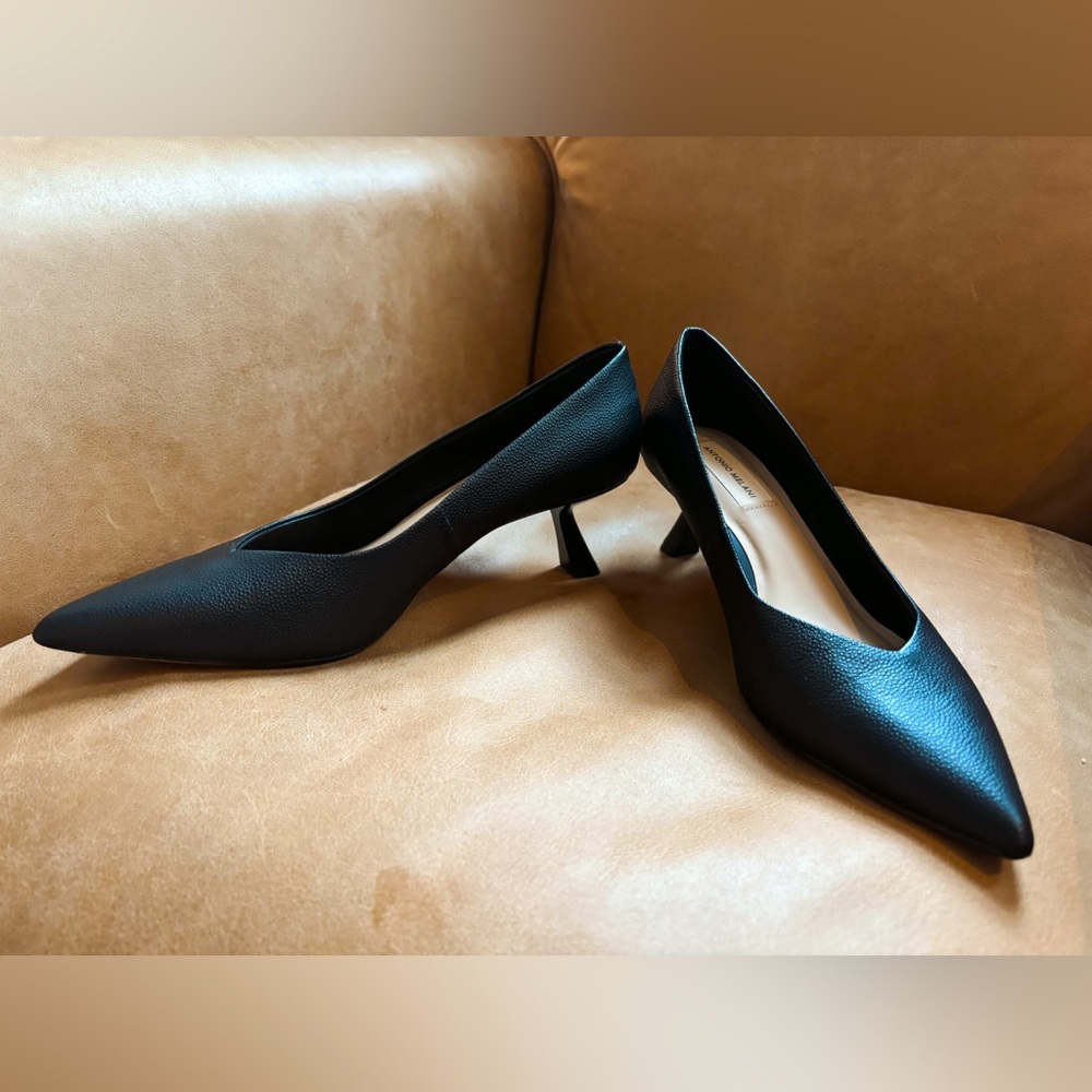 Antonio Melani Black Leather Pumps